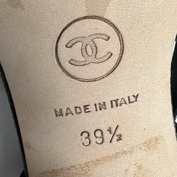 Chanel Black Textured Leather Cap Toe Slingback Pumps – Size 37.5 - Picture 8 of 11